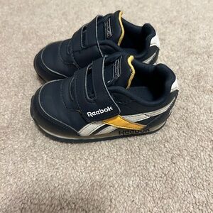 Reebok sneakers size 4.5T
